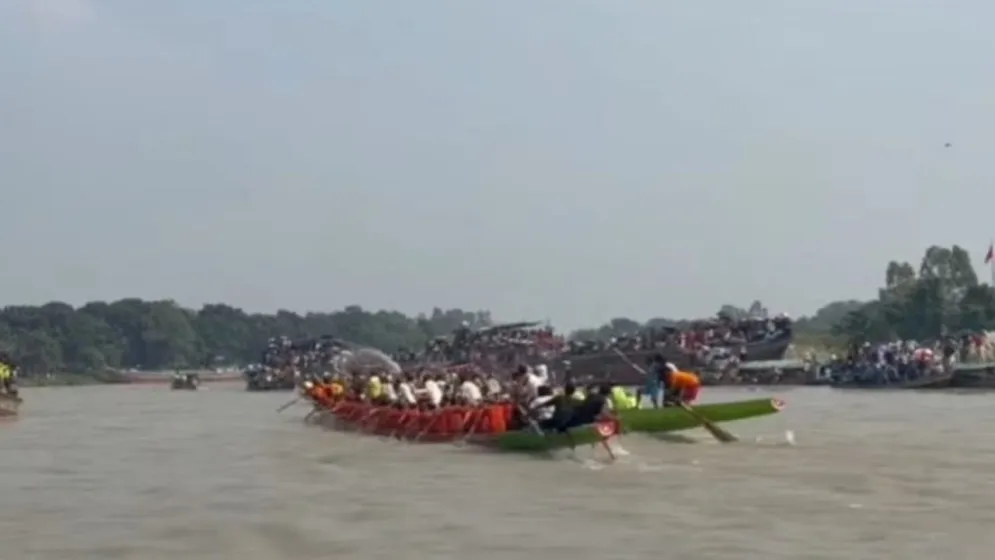 উৎসবমুখর কালীগঙ্গায় নৌকা বাইচ, যৌথ চ্যাম্পিয়ন একতা-২ ও কালাম এক্সপ্রেস