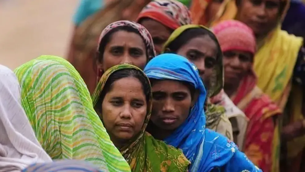 ছয় কারণে নিম্ন মধ্যবিত্ত থেকে দরিদ্র হওয়ার ঝুঁকিতে ৬ কোটি বাংলাদেশি