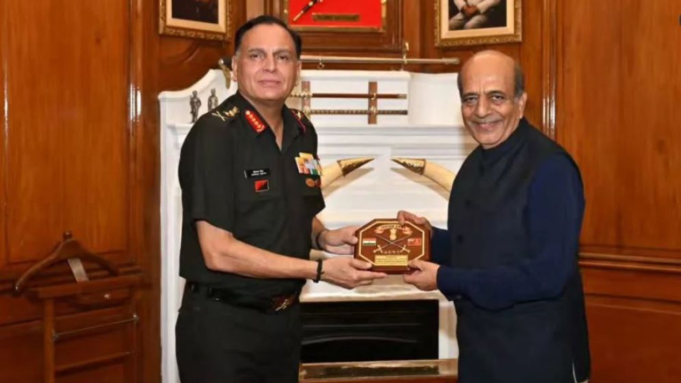 ভারতের সেনাপ্রধানের সঙ্গে দীনেশ ত্রিবেদীর বৈঠক, আলোচনায় বাংলাদেশ