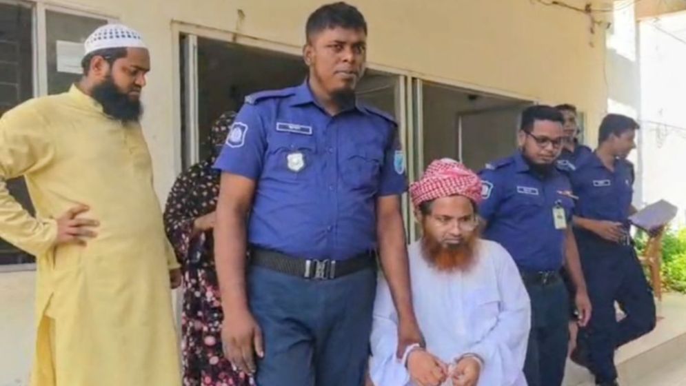ঝাড়ফুঁকের আড়ালে কিশোরীকে ধর্ষণচেষ্টার অভিযোগ, অধ্যক্ষ গ্রেপ্তার