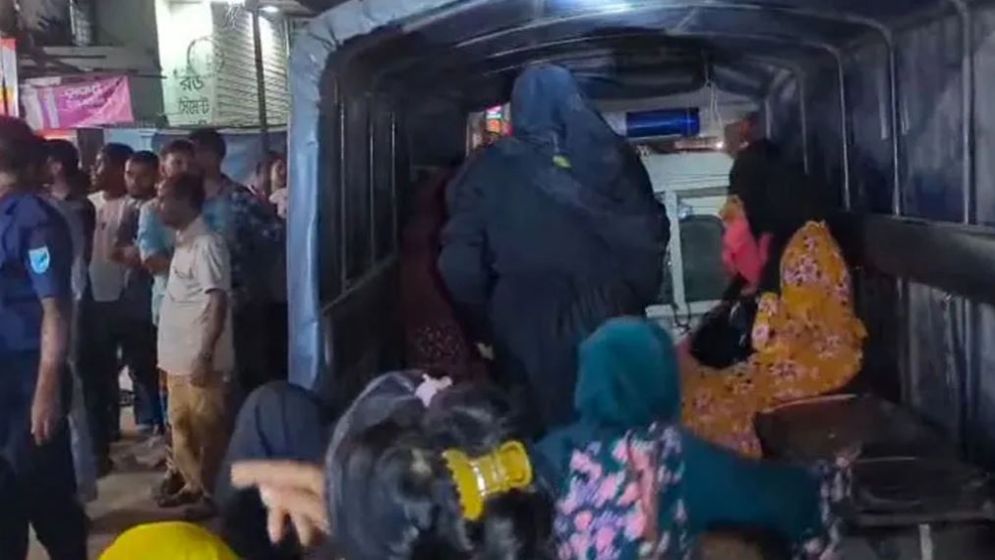 আবাসিক হোটেলে পুলিশের বিশেষ অভিযান, গ্রেপ্তার ৩৯