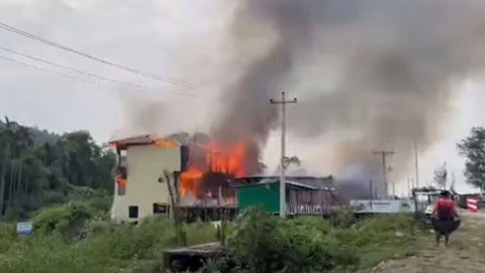 কক্সবাজারে রিসোর্টে অগ্নিকাণ্ডে নিহত বেড়ে ৭,  নিখোঁজ আরও ৫ পর্যটক