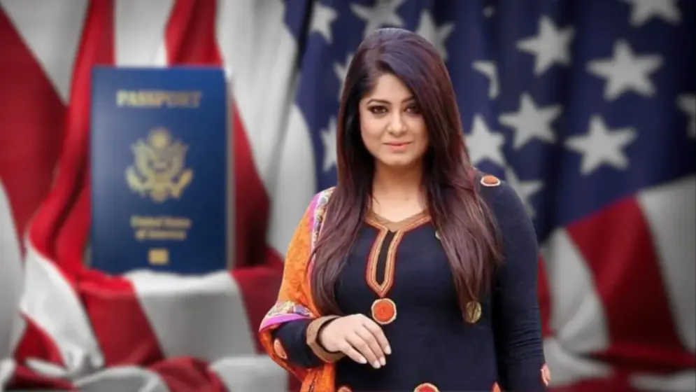 তিন বছরের অপেক্ষা শেষে যুক্তরাষ্ট্রের গ্রিন কার্ড পেলেন চিত্রনায়িকা মৌসুমী