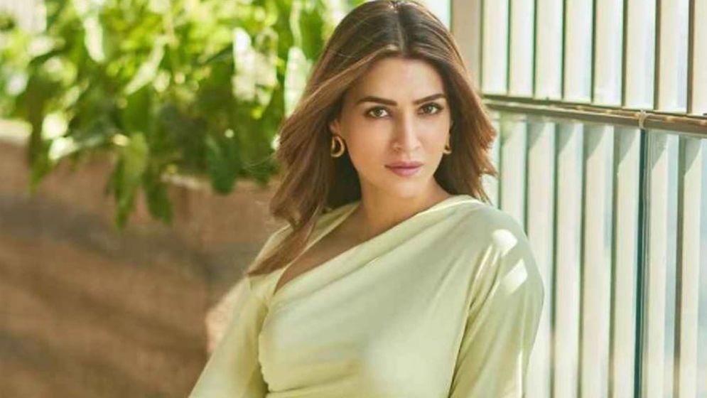 ভিডিও নিয়ে এবার বিপাকে অভিনেত্রী কৃতি