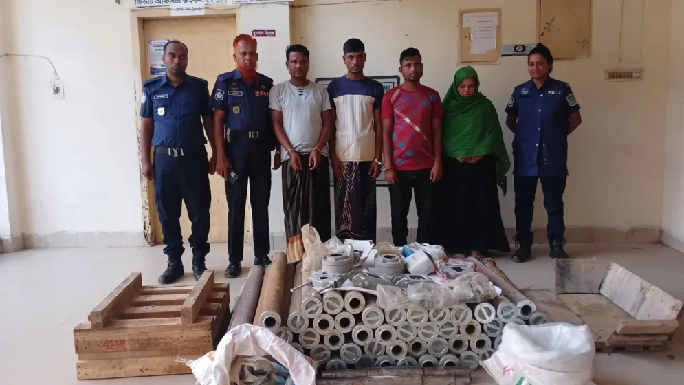 চালককে বেঁধে ৪০ লাখ টাকার গ্যাস ফিল্ডের মালামাল লুট, নারীসহ গ্রেপ্তার ৪