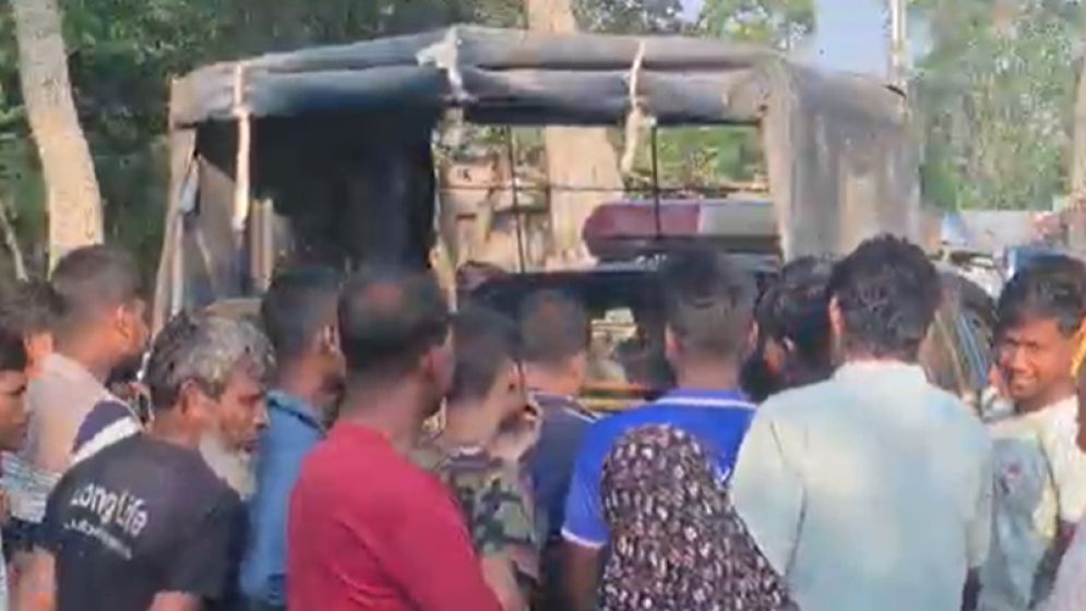 মেয়ের জামাইকে কুড়াল দিয়ে কুপিয়ে হত্যার অভিযোগ শ্বশুরের বিরুদ্ধে
