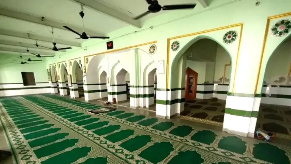 মোদির বাসভবনের পাশের ঐতিহাসিক মসজিদ ছয় দিনের মধ্যে খালি করার নির্দেশ