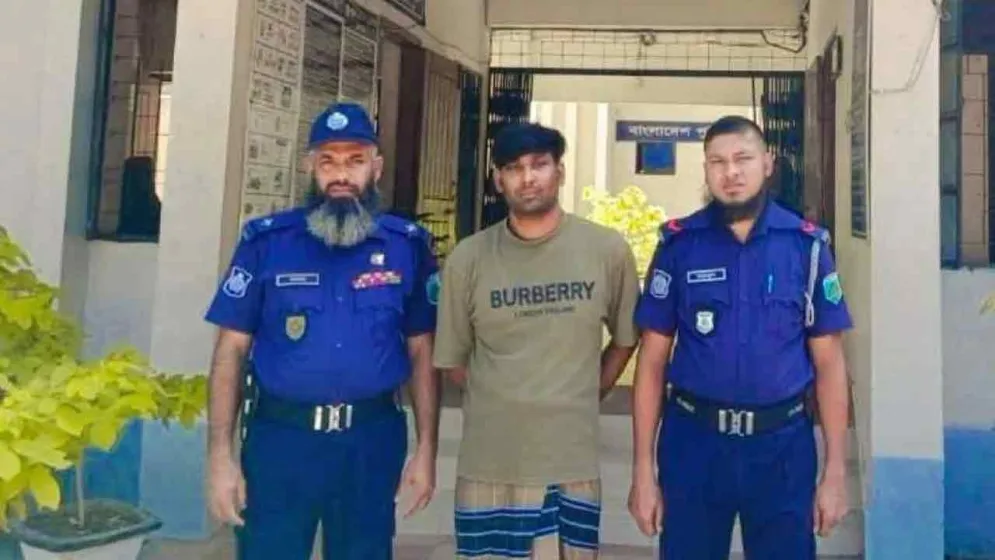 ‘জয় বাংলা, জয় বঙ্গবন্ধু’ স্লোগান, নিষিদ্ধ ছাত্রলীগ নেতা গ্রেপ্তার