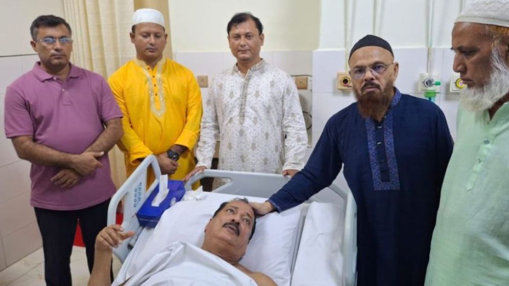 অসুস্থ হয়ে হাসপাতালে মন্ত্রী