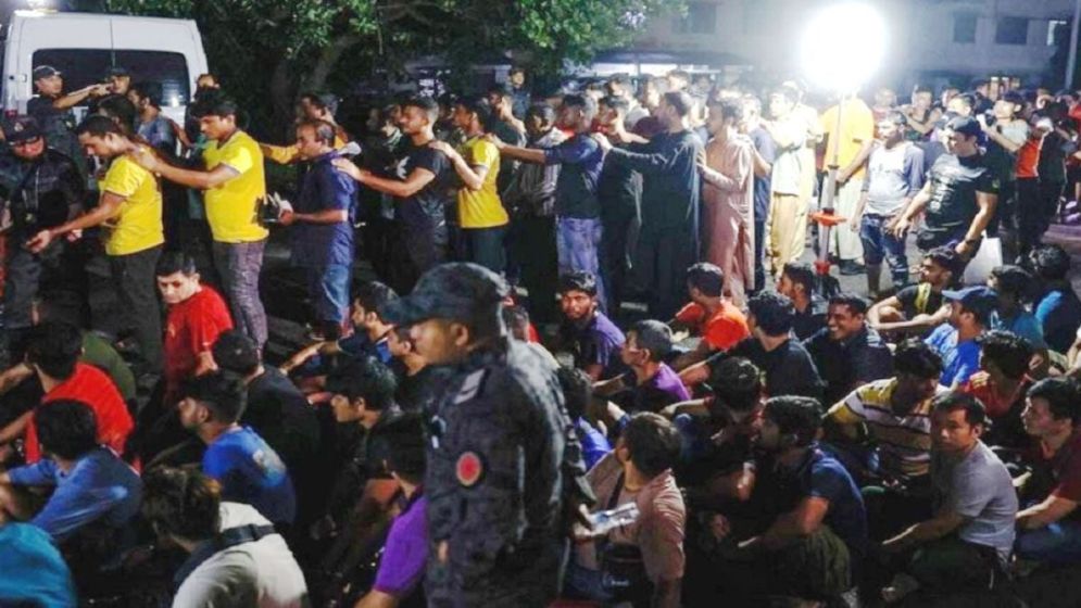 মালয়েশিয়ায় ধরপাকড়, আতঙ্কে প্রবাসীরা