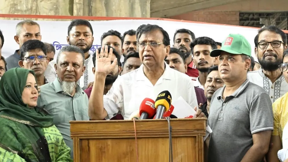 রাস্তা ও ফুটপাতে অবৈধ দোকান বসালেই মামলা ও মালামাল ক্রোক