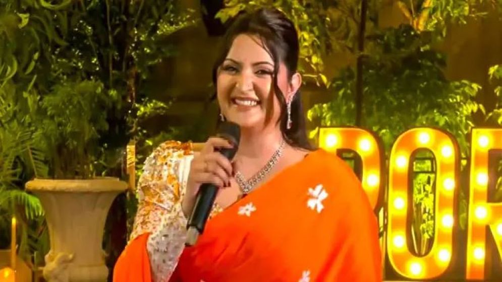 পরীমনির জন্য বিমানে এলো শিউলি ফুল, কেন এমন আয়োজন?