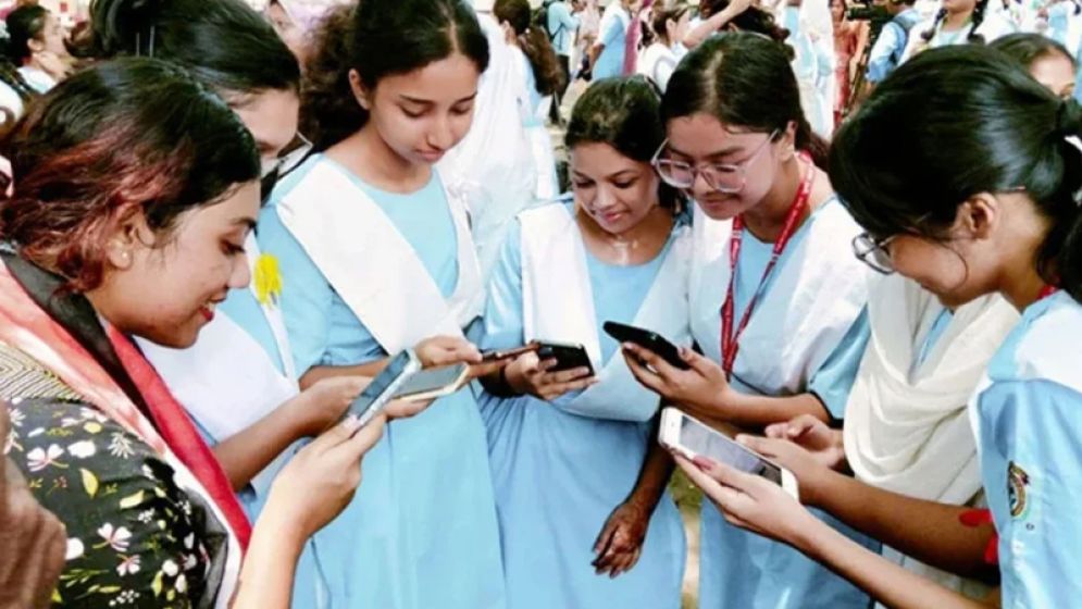 এইচএসসির ফল প্রকাশ বেলা ১১টায়, জানা যাবে ৩ উপায়ে